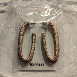 *NWT* Wrapped Open Oval Hoop Earrings